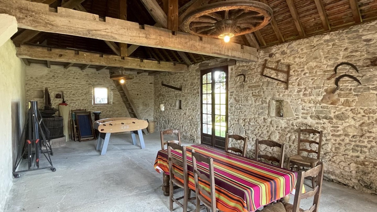 Photo of Outdoor in Viellesegure