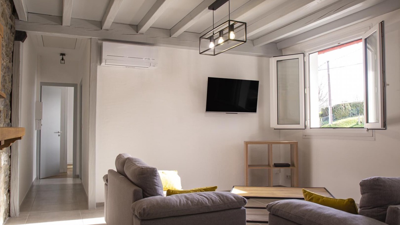 Photo of Livingroom in Souraide