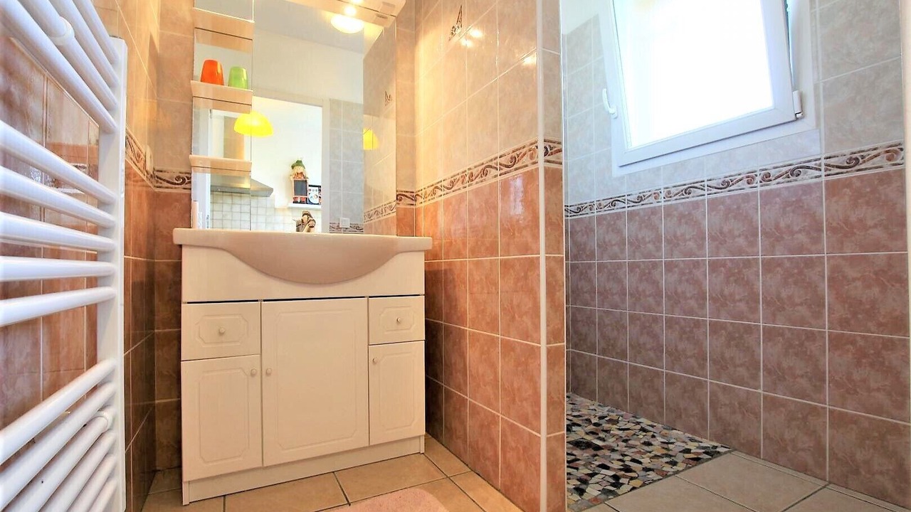 Photo of Bathroom in Lespourcy