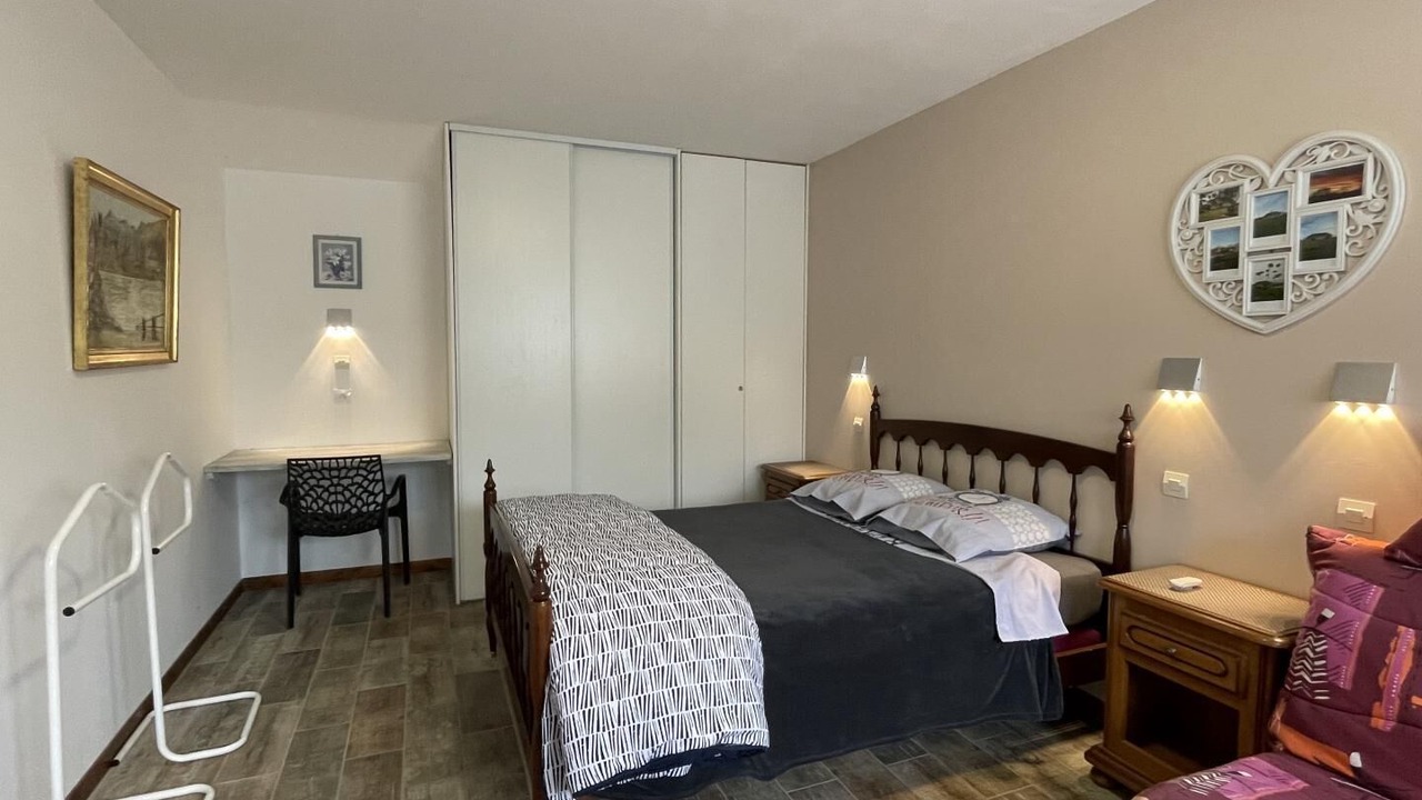 Photo of Bedroom in Lespourcy