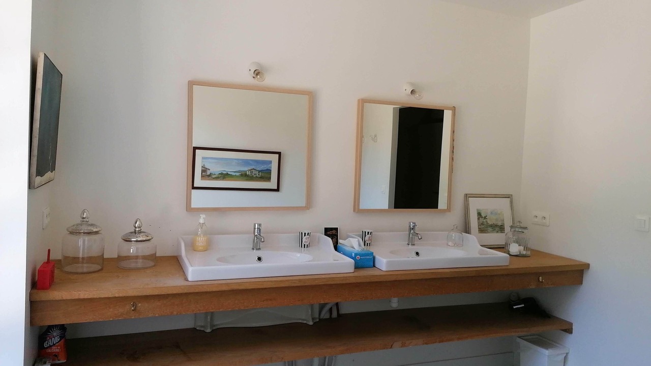 Photo of Bathroom in Lignan-de-Bordeaux