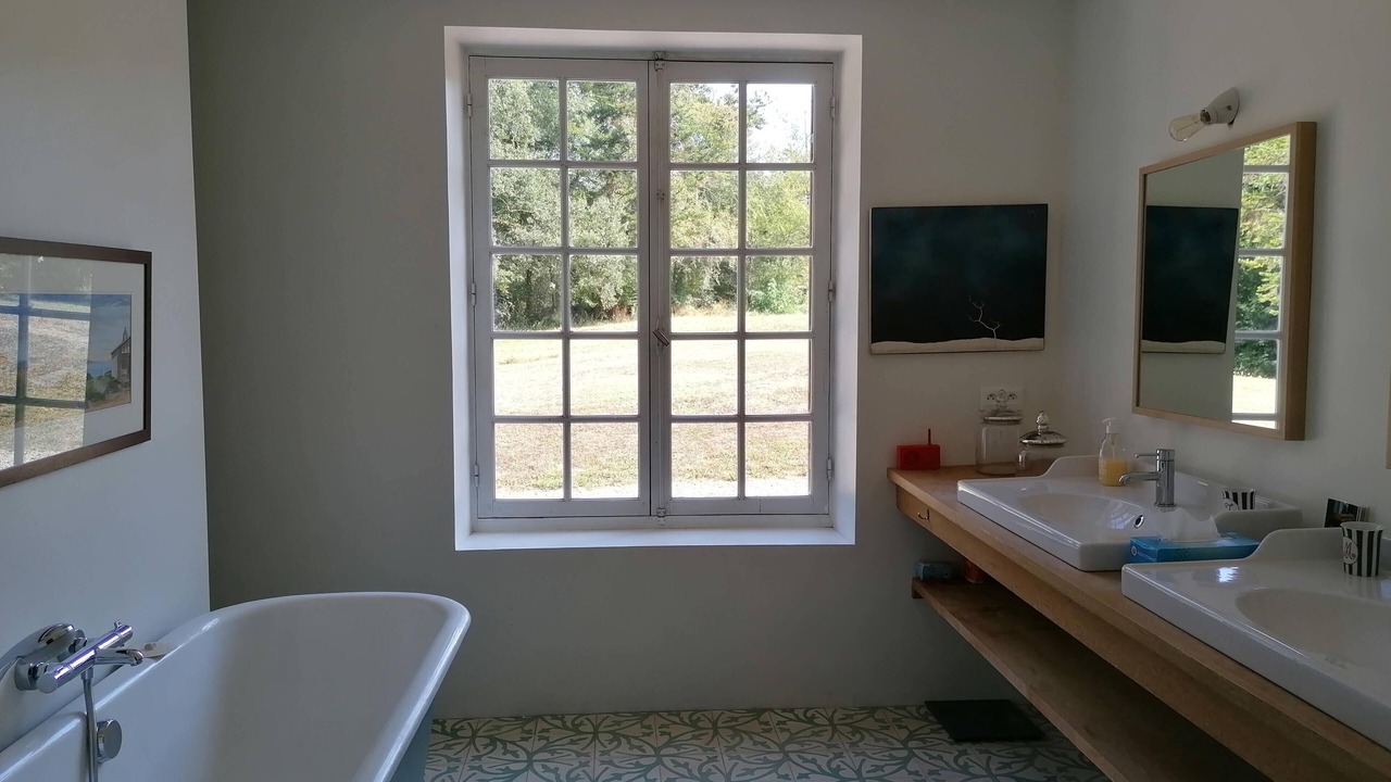 Photo of Bathroom in Lignan-de-Bordeaux