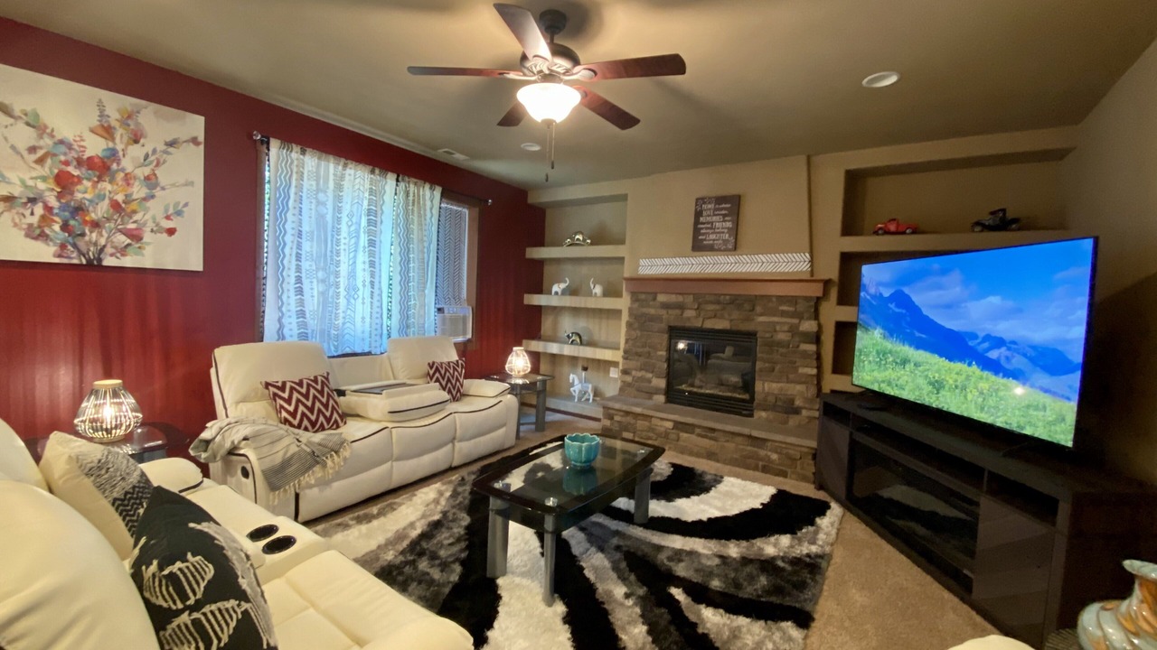 Photo of Livingroom in Mill Creek