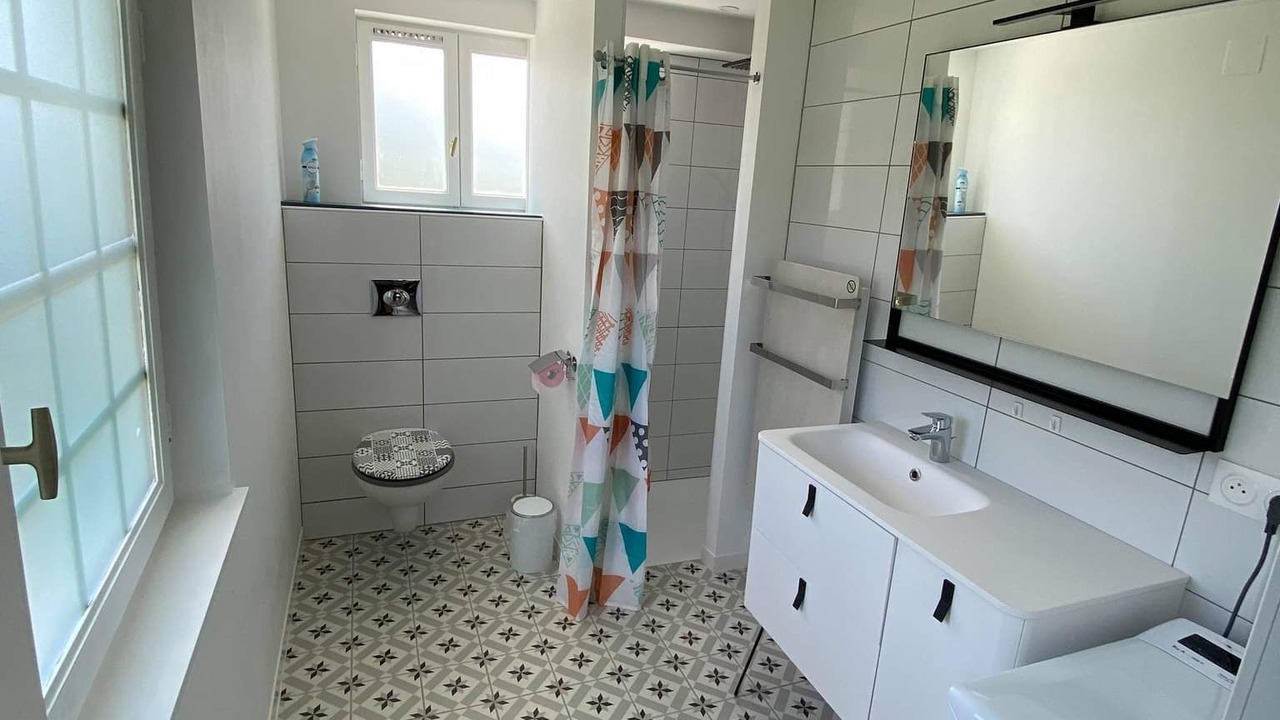 Photo of Bathroom in Rue