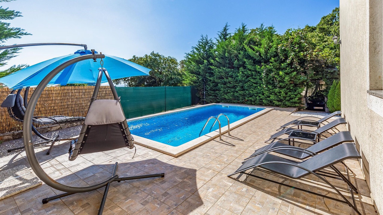 Photo of Outdoor in Mali Vareski