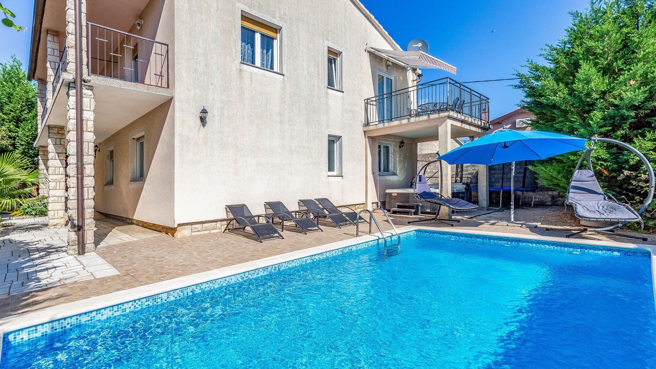 Photo of Outdoor in Mali Vareski