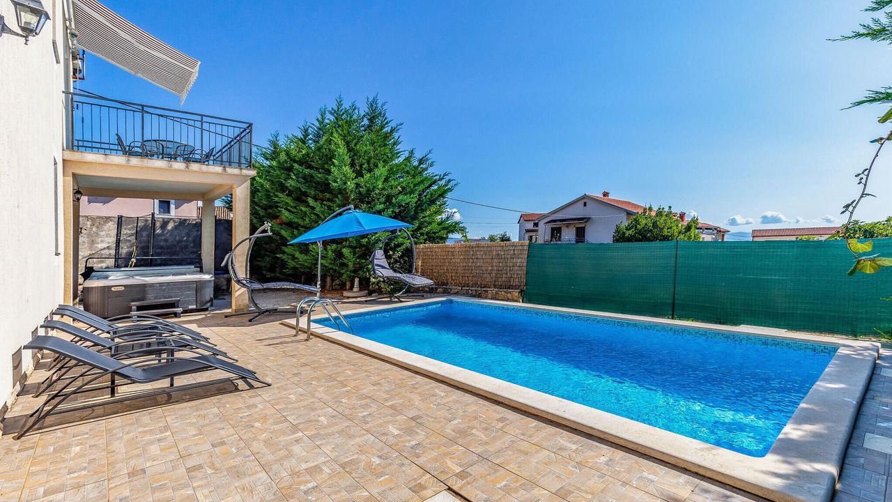 Photo of Outdoor in Mali Vareski