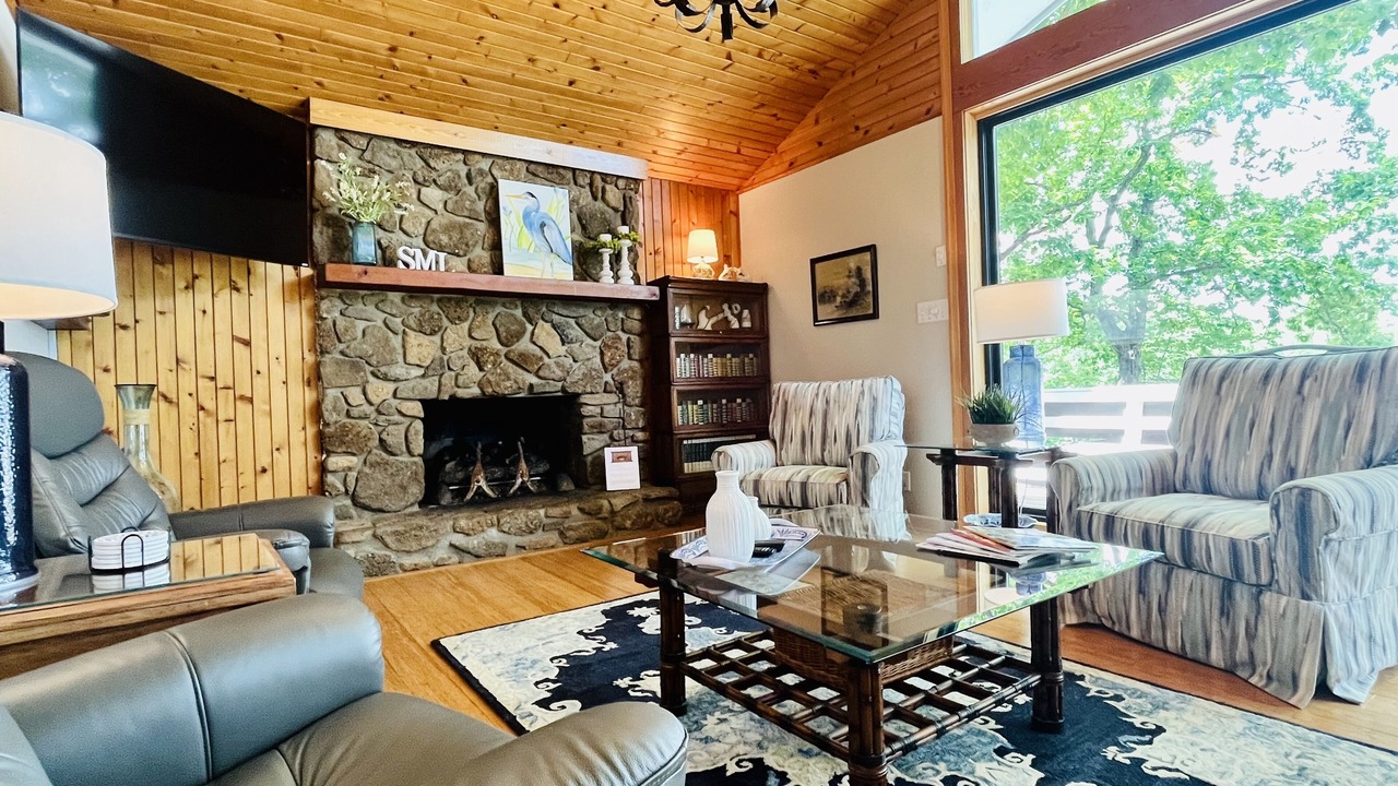 Photo of Others in Huddleston