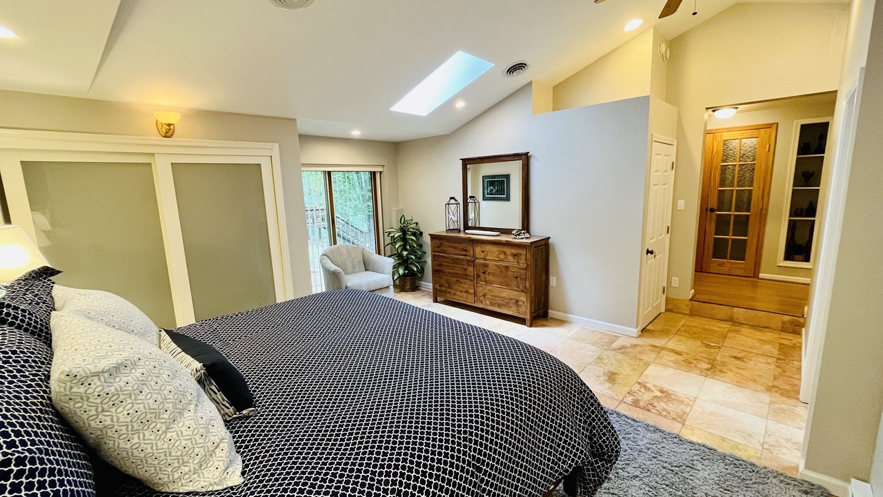 Photo of Bedroom in Huddleston