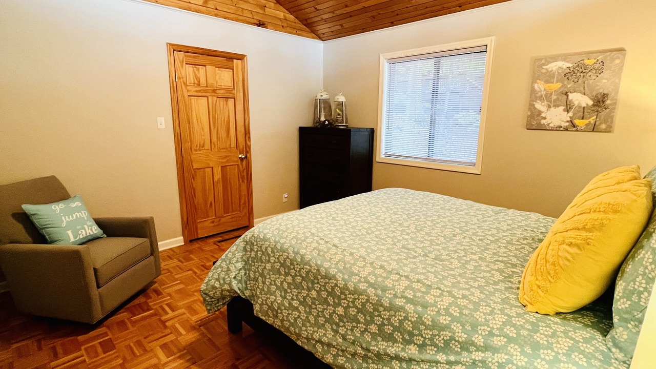 Photo of Bedroom in Huddleston
