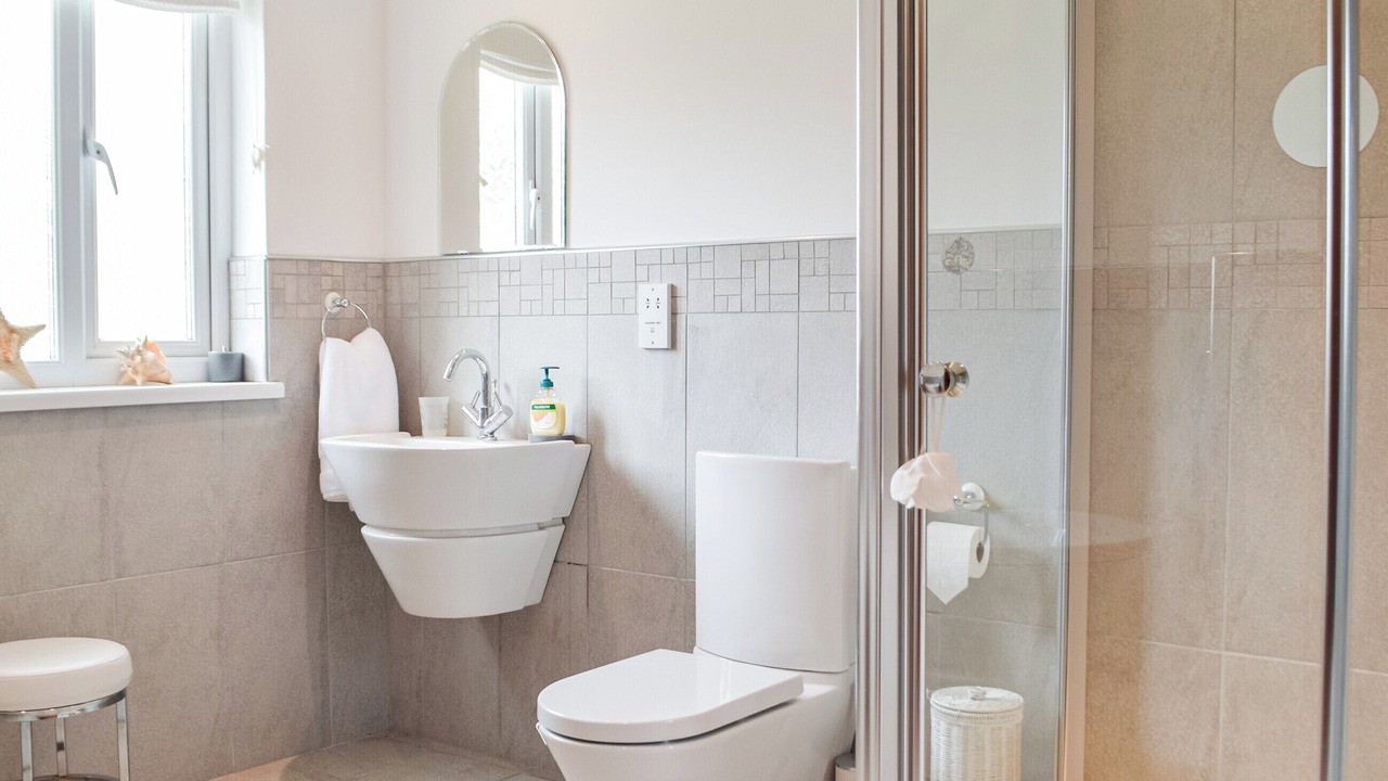 Photo of Bathroom in Ferryside