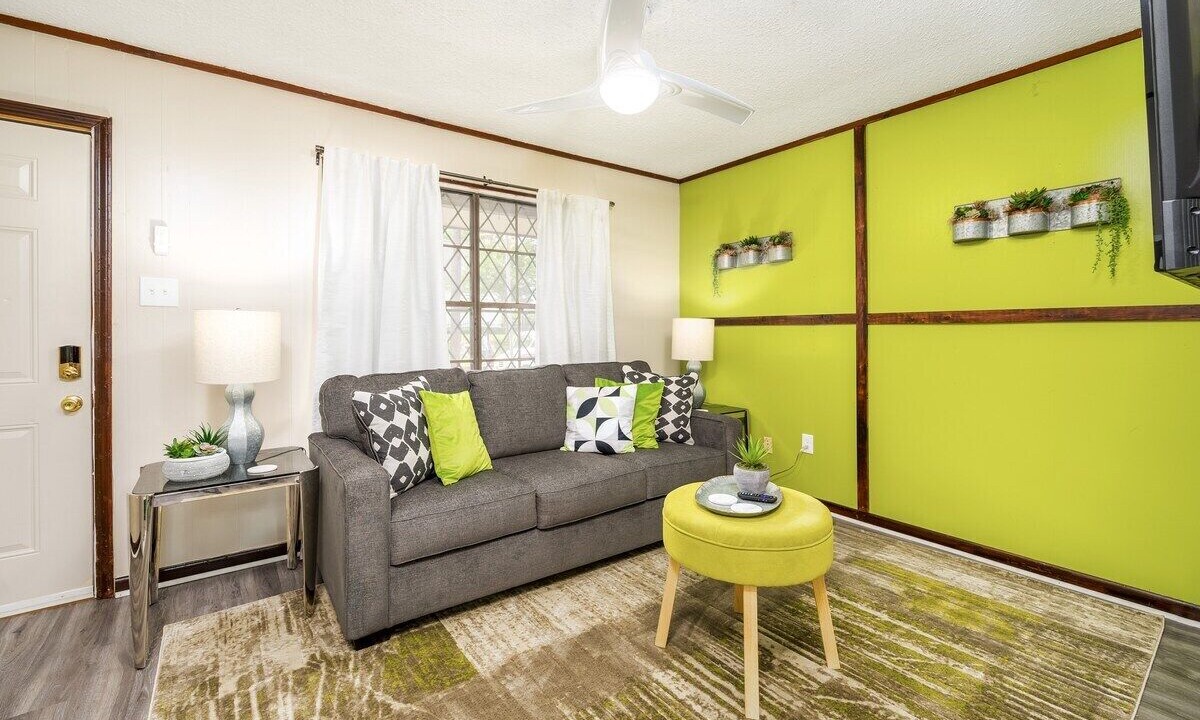 Photo of Livingroom in Pineville