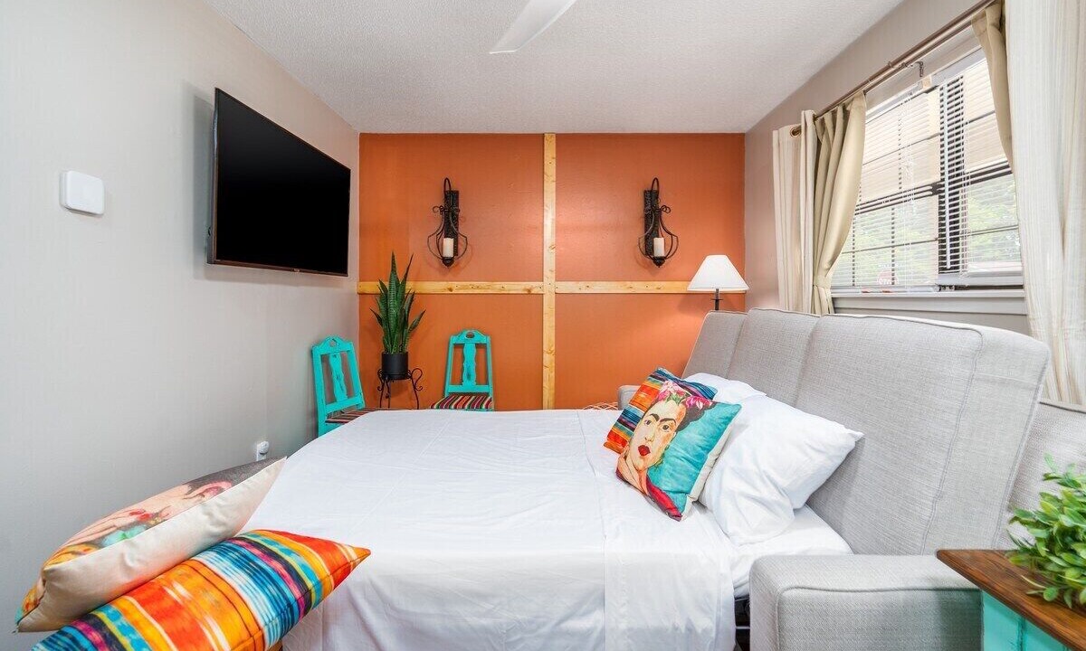 Photo of Bedroom in Pineville