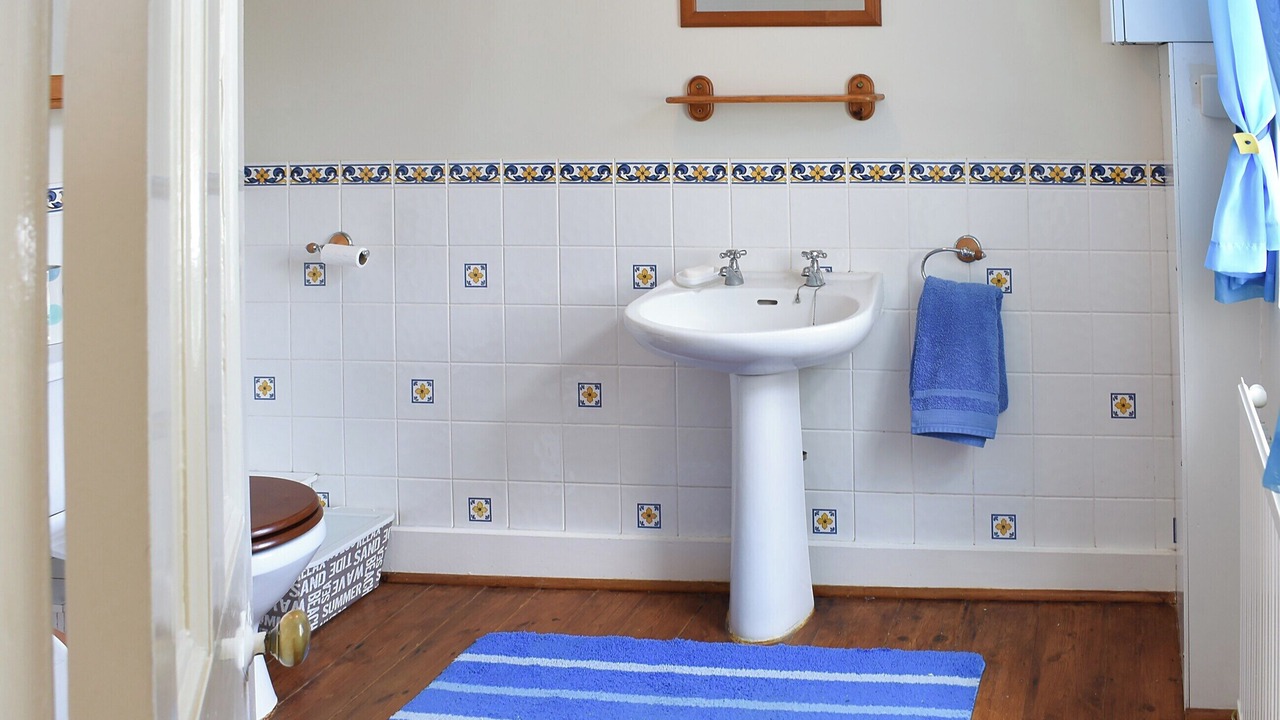 Photo of Bathroom in Ventnor