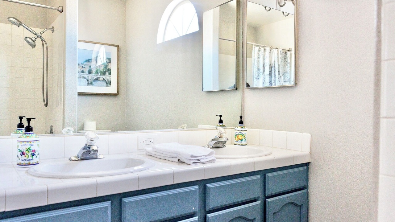 Photo of Bathroom in Green Valley