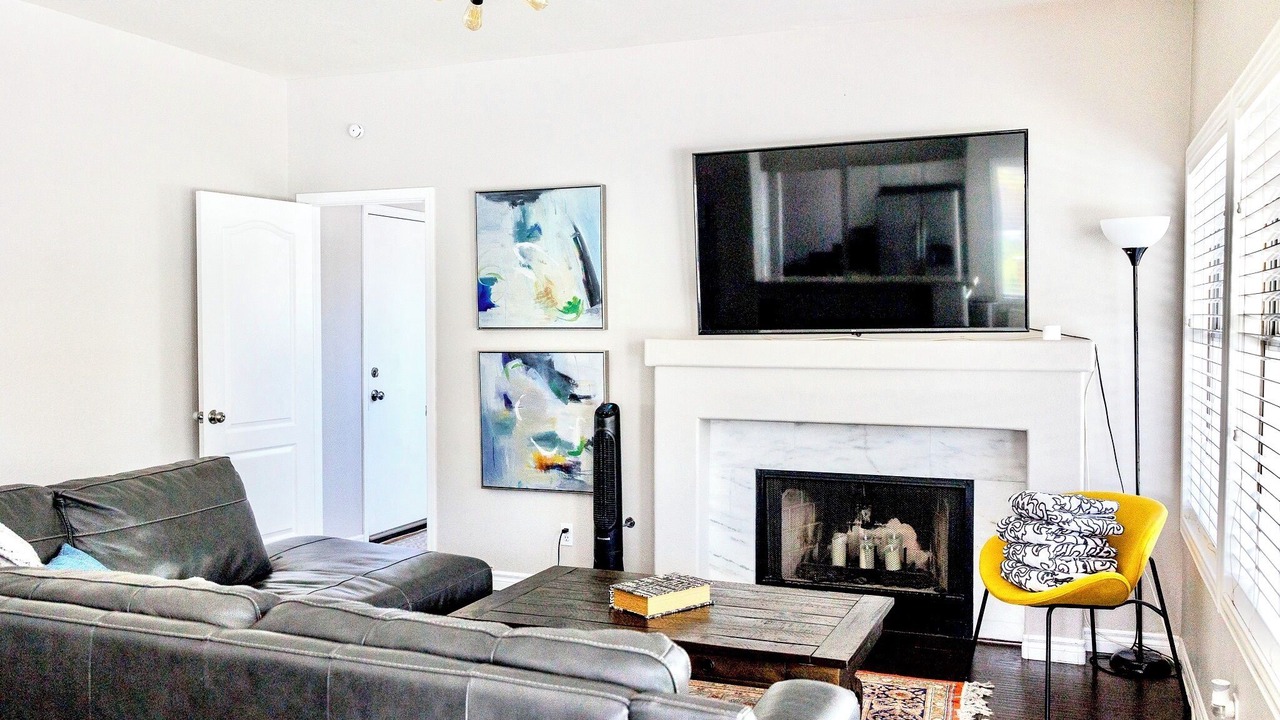 Photo of Livingroom in Green Valley