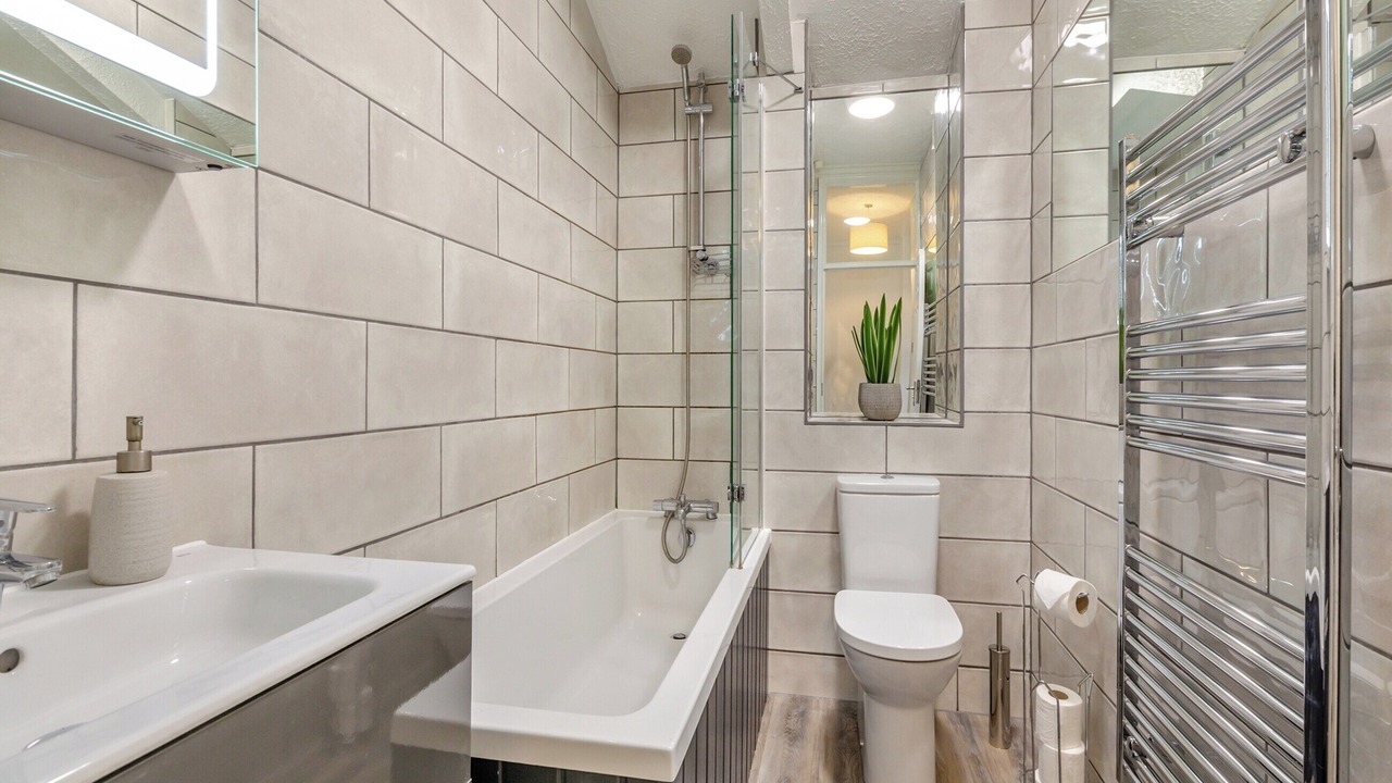 Photo of Bathroom in Torquay City Centre