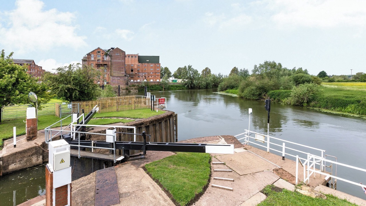 Photo of Others in Tewkesbury