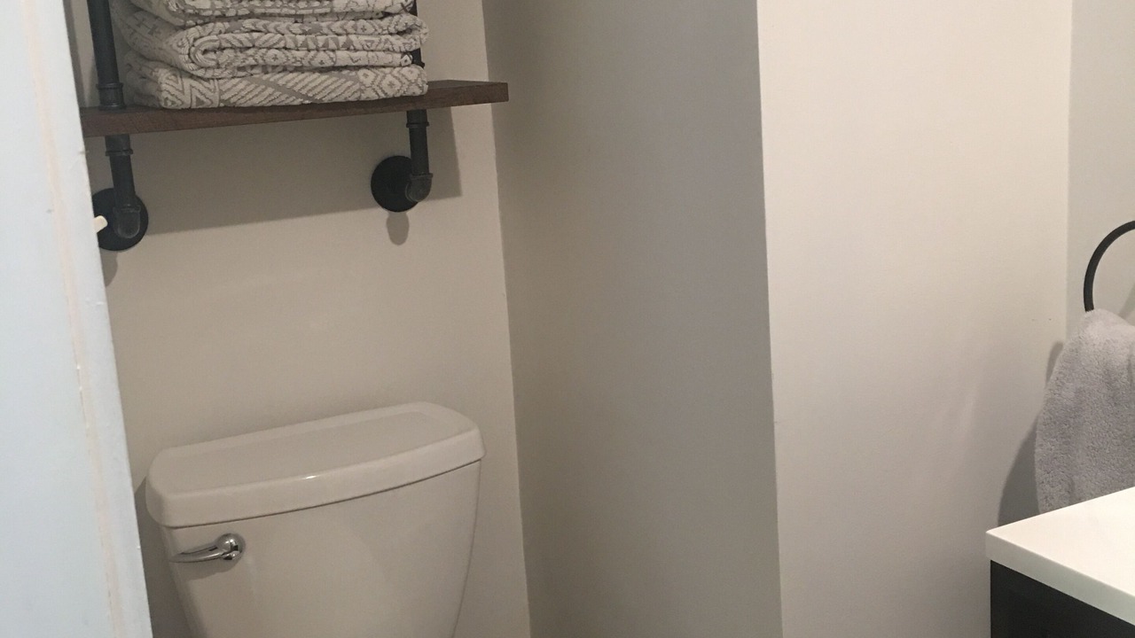 Photo of Bathroom in Glace