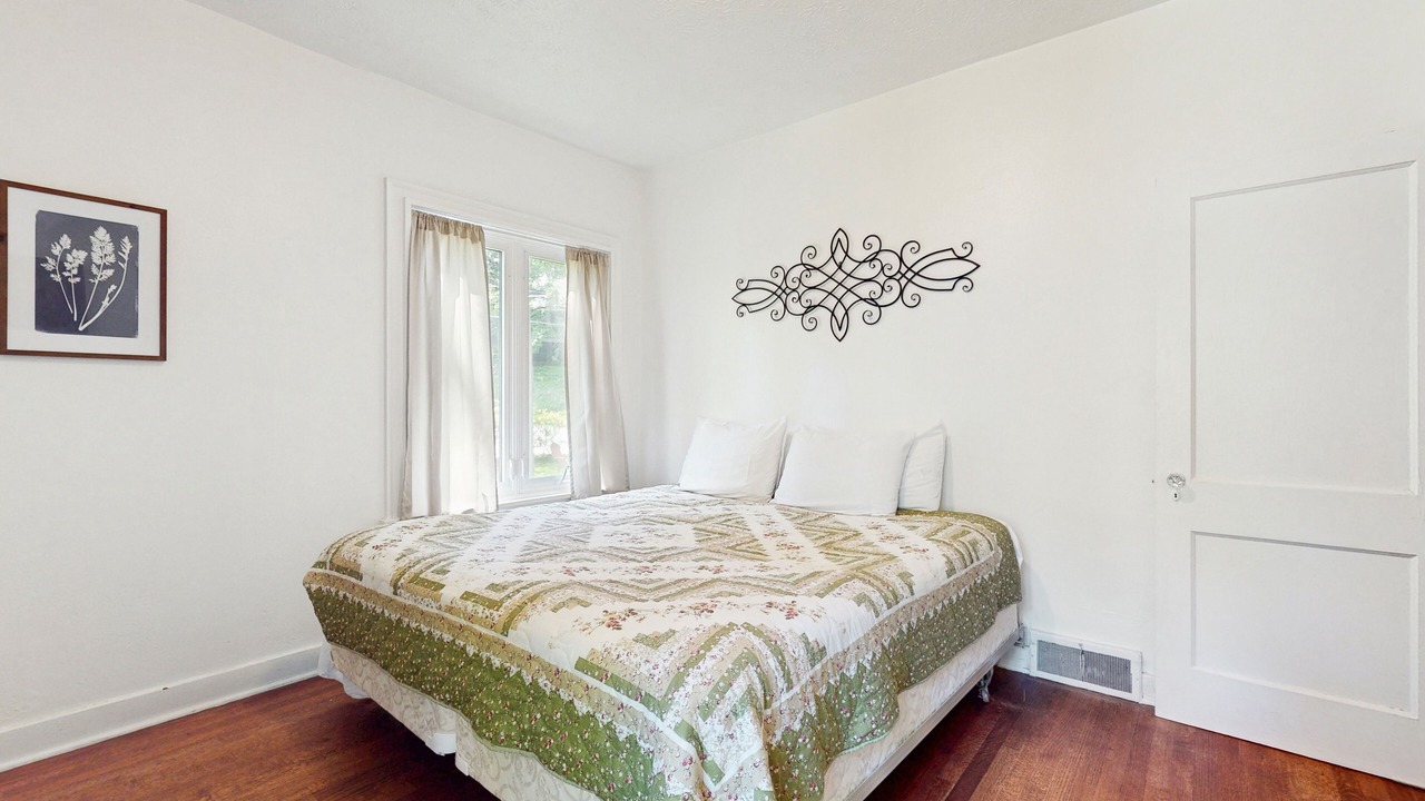 Photo of Bedroom in Michiana
