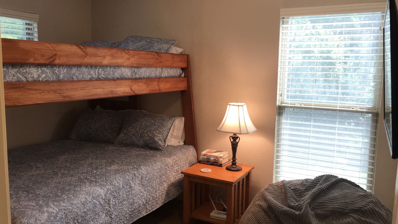 Photo of Bedroom in Elmaton