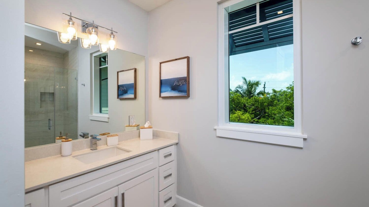 Photo of Bathroom in Islamorada
