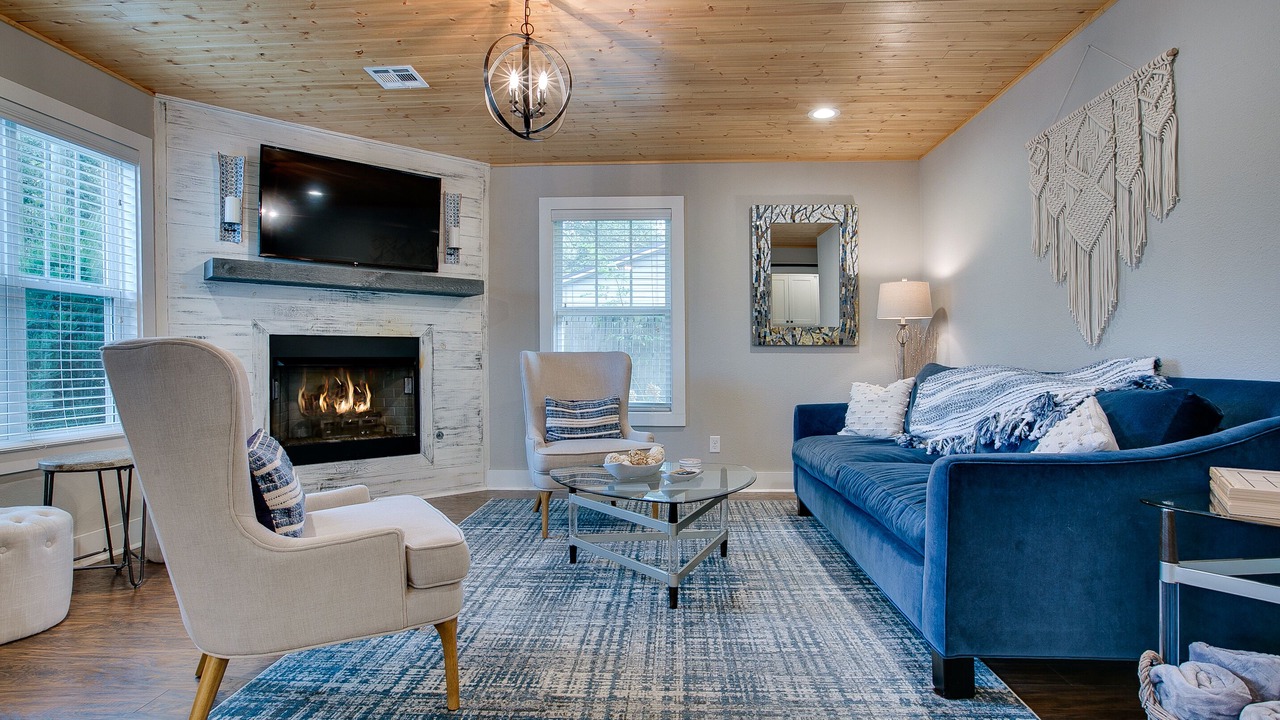 Photo of Livingroom in Downtown