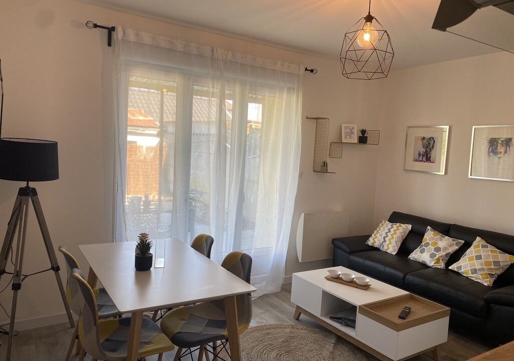 Photo of Livingroom in Saint-Amand-les-Eaux