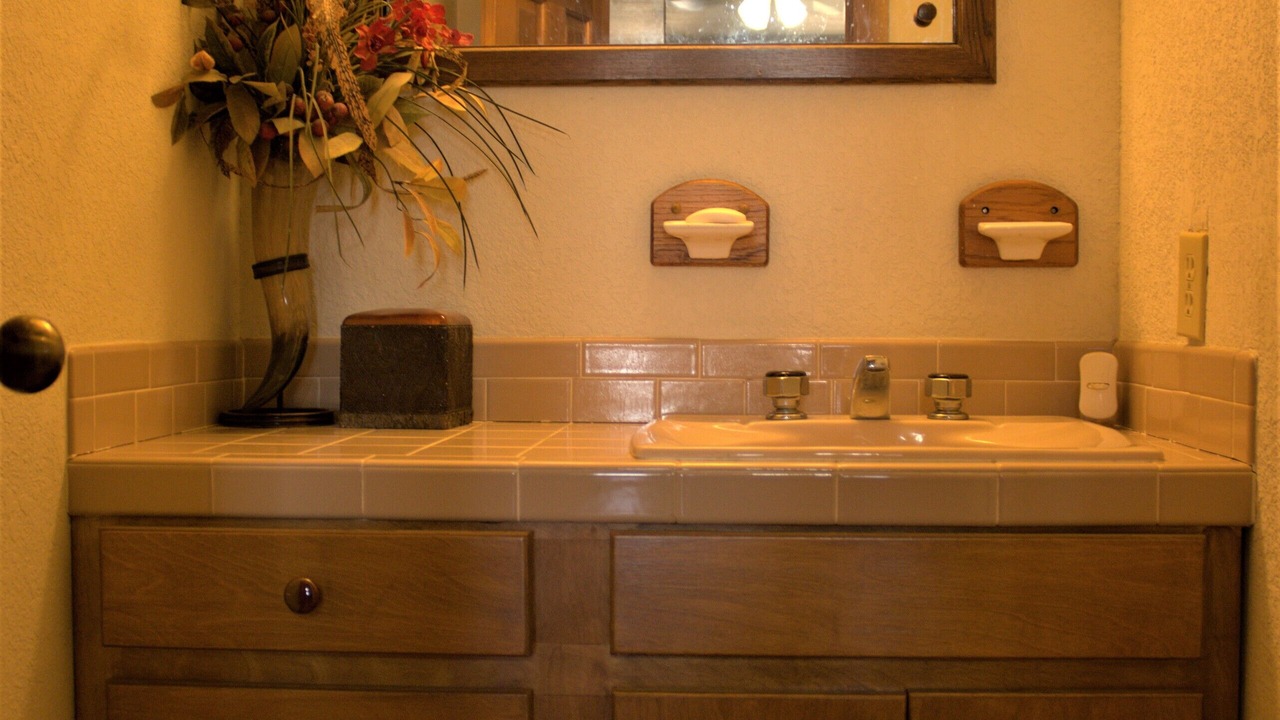 Photo of Bathroom in Telegraph