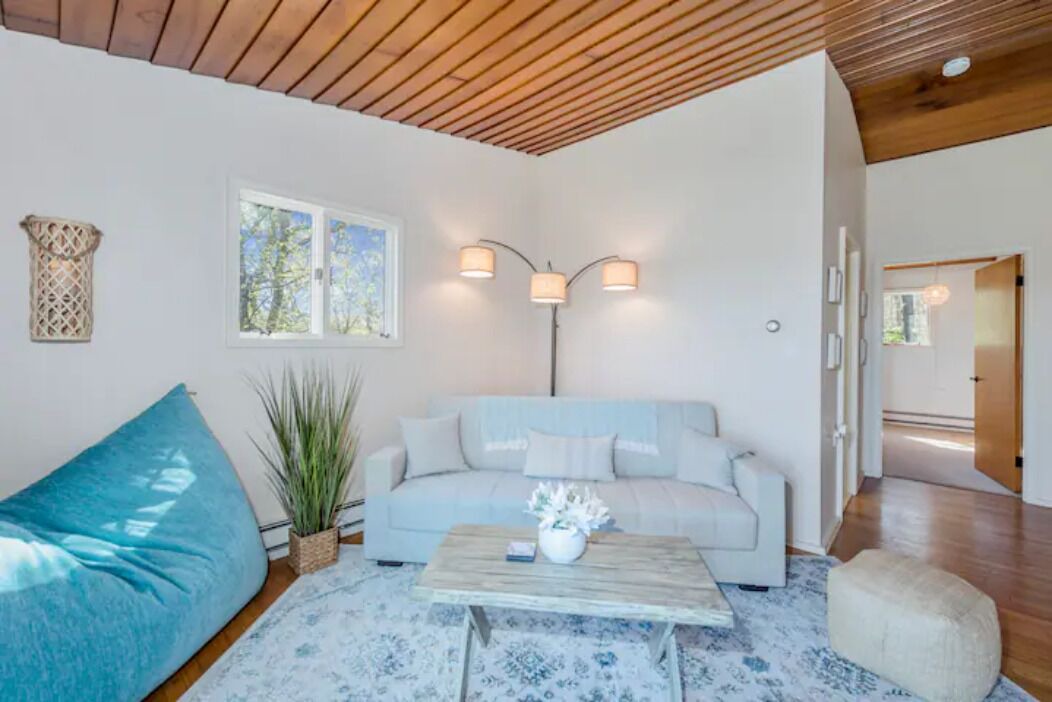 Photo of Livingroom in North Falmouth