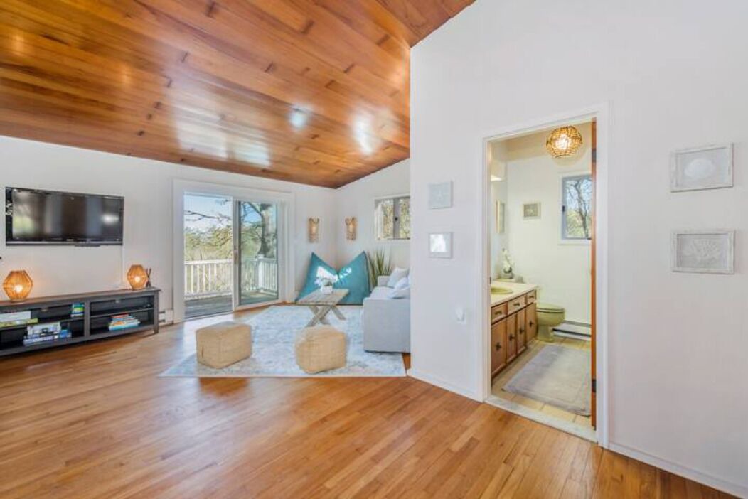 Photo of Livingroom in North Falmouth
