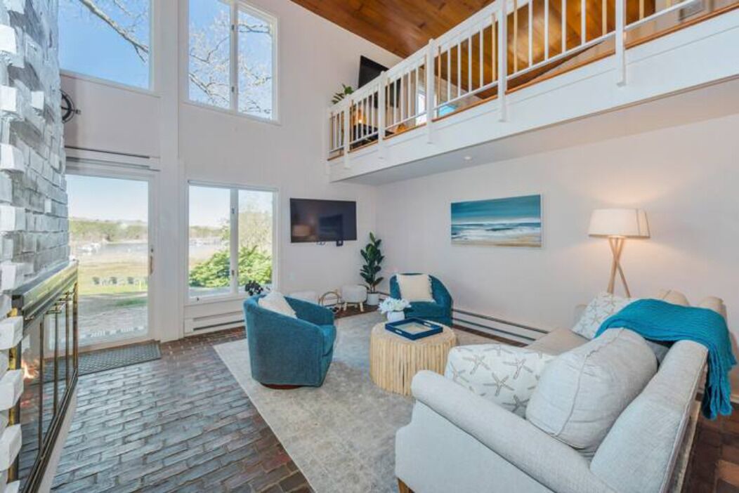 Photo of Livingroom in North Falmouth