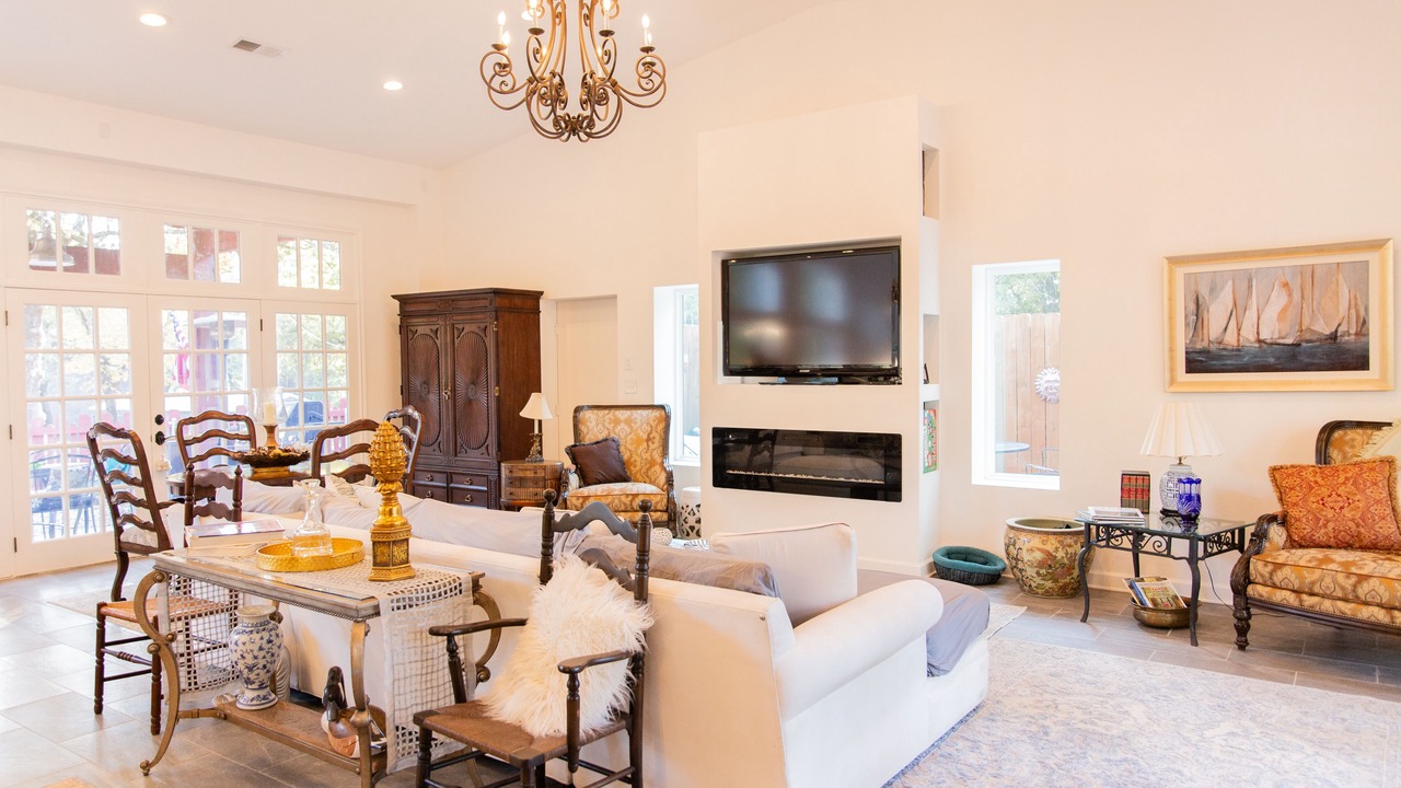 Photo of Livingroom in Quinlan