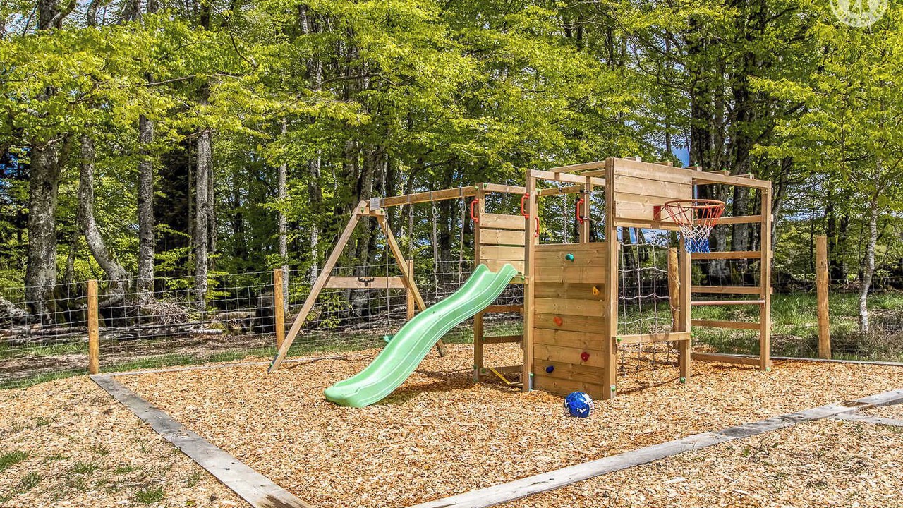 Photo of Others in Anost