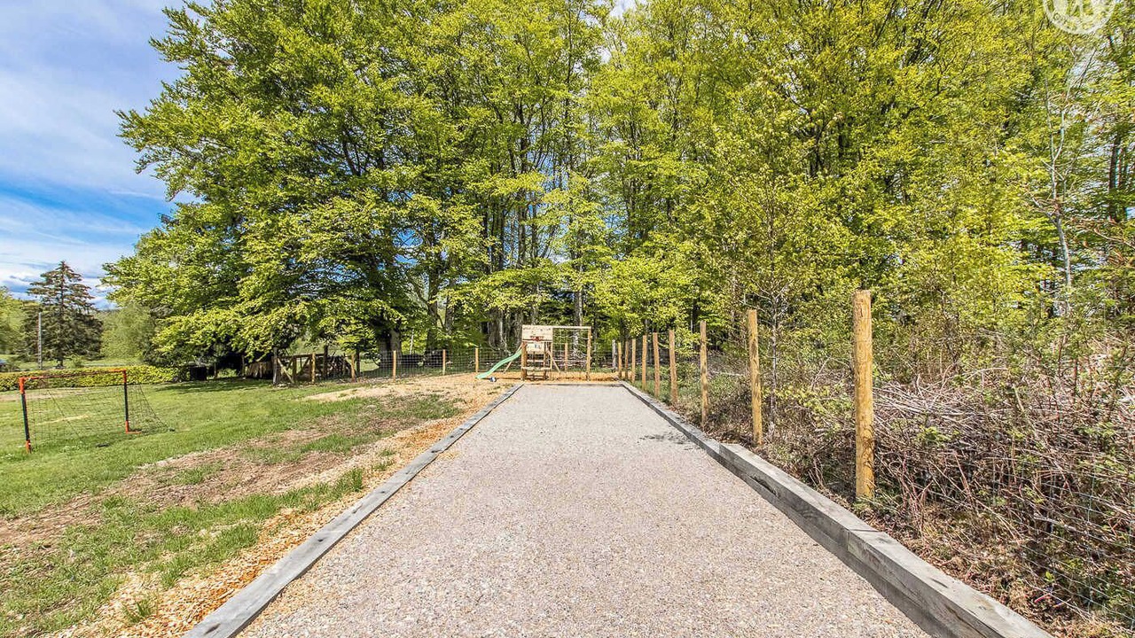 Photo of Outdoor in Anost