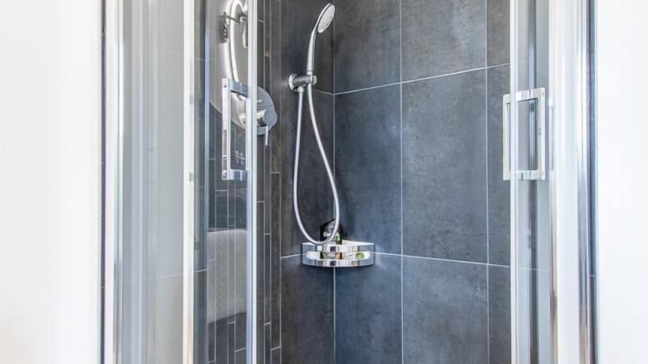 Photo of Bathroom in Anost