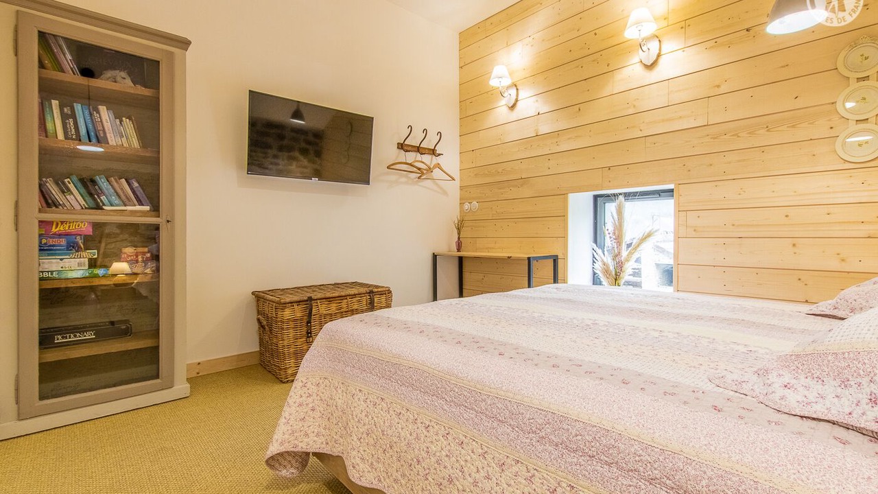 Photo of Bedroom in Dracy-les-Couches