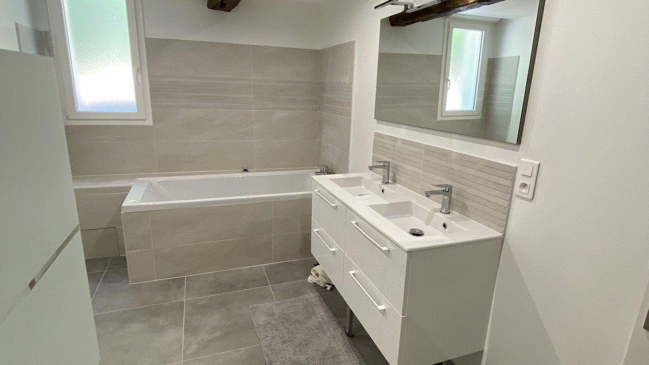 Photo of Bathroom in Laree