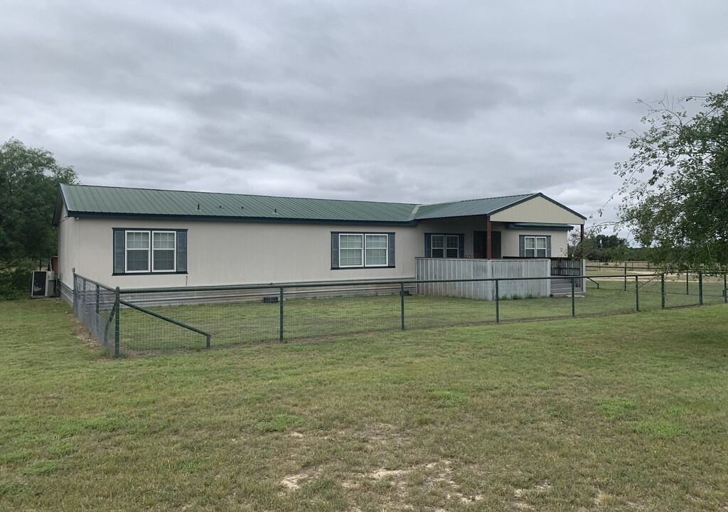 Photo of Buildings in Fort Mc Kavett