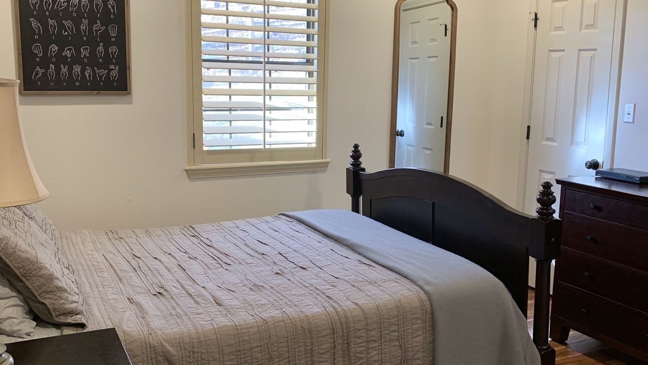 Photo of Bedroom in Mountainburg