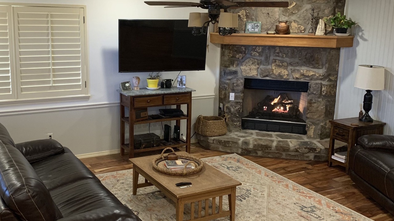 Photo of Livingroom in Mountainburg