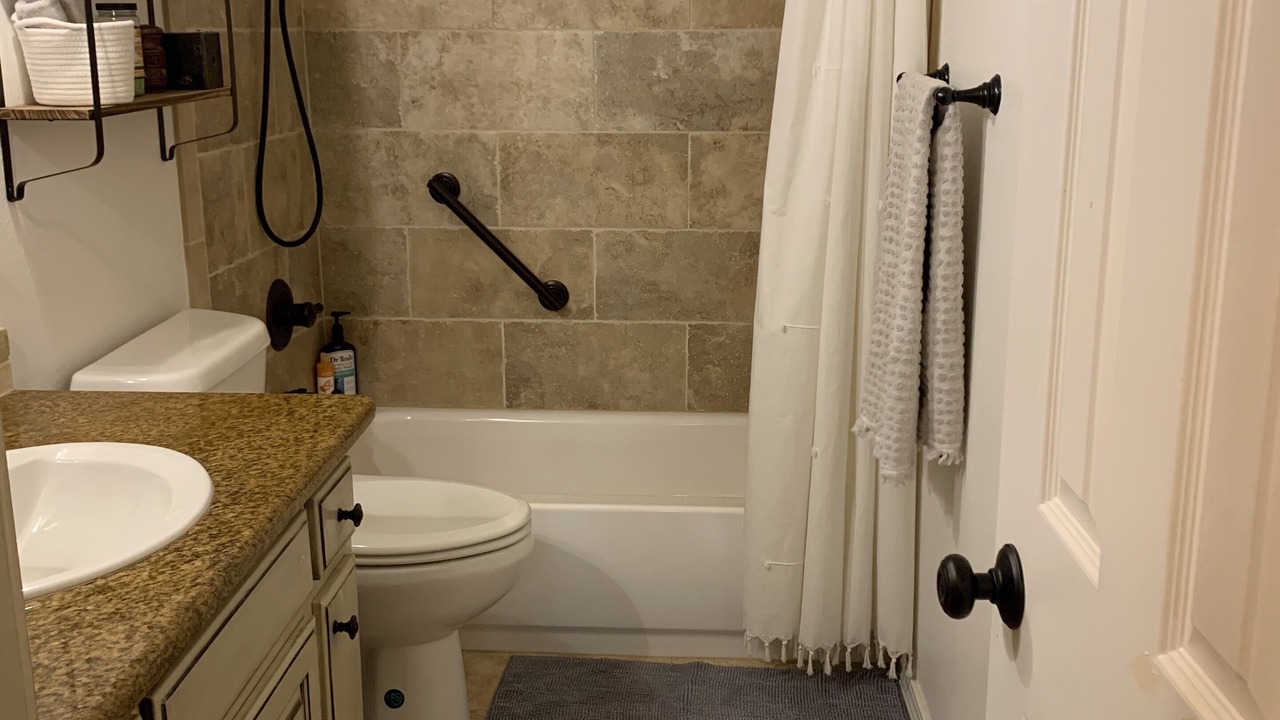 Photo of Bathroom in Mountainburg