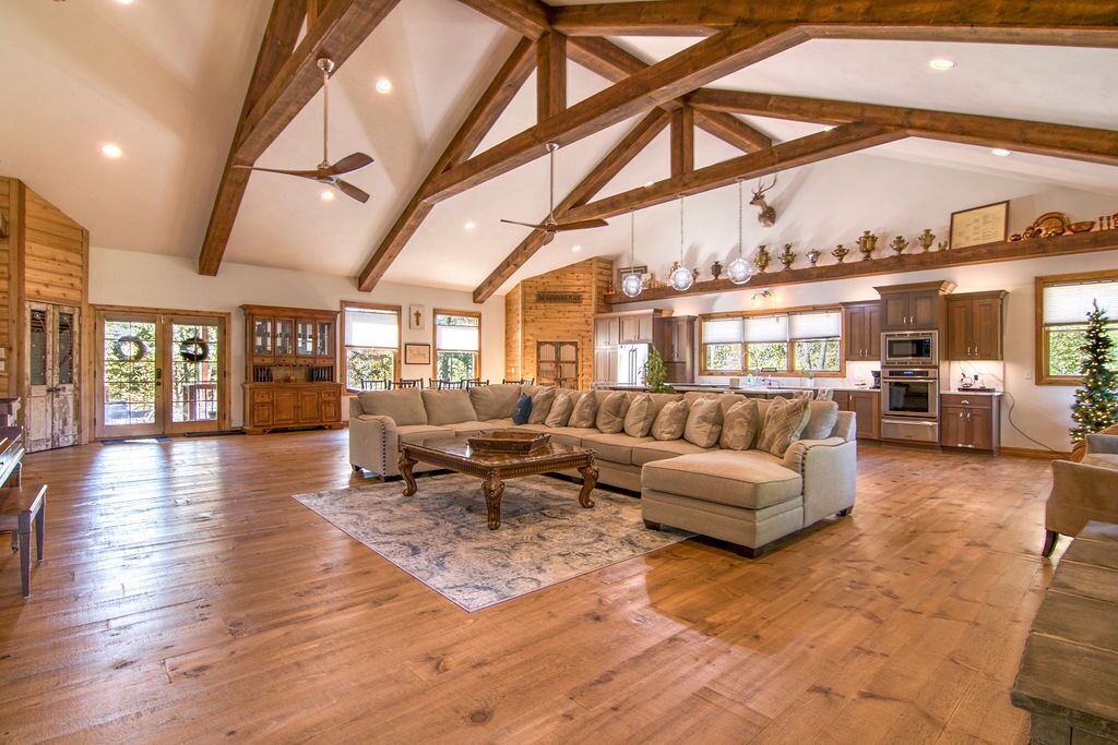 Photo of Livingroom in Blue Eye