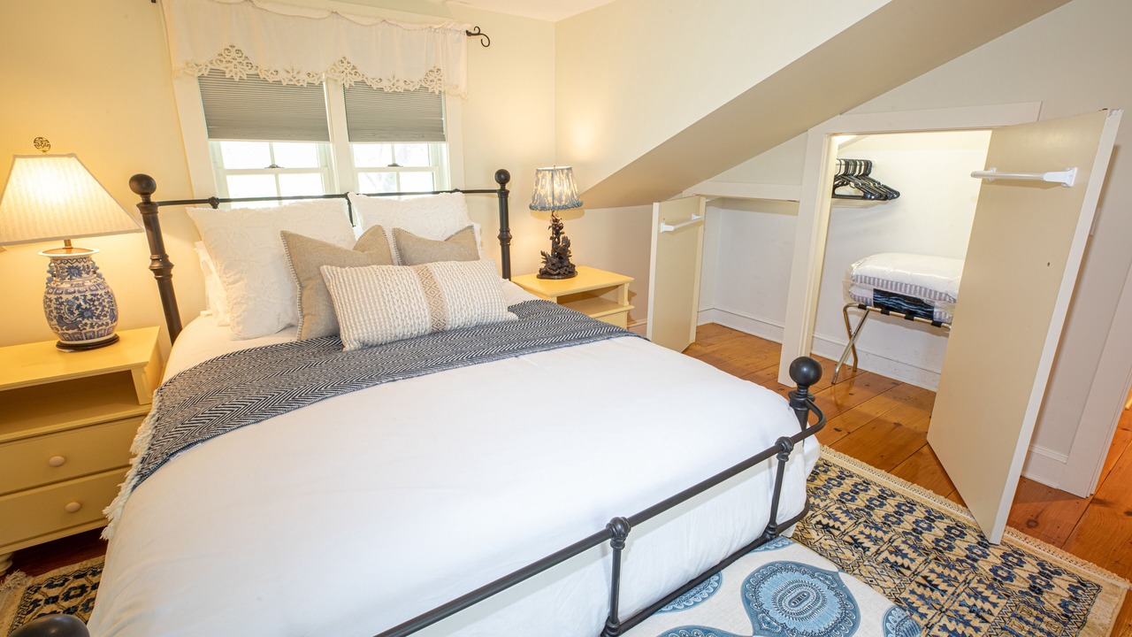 Photo of Bedroom in Skaneateles
