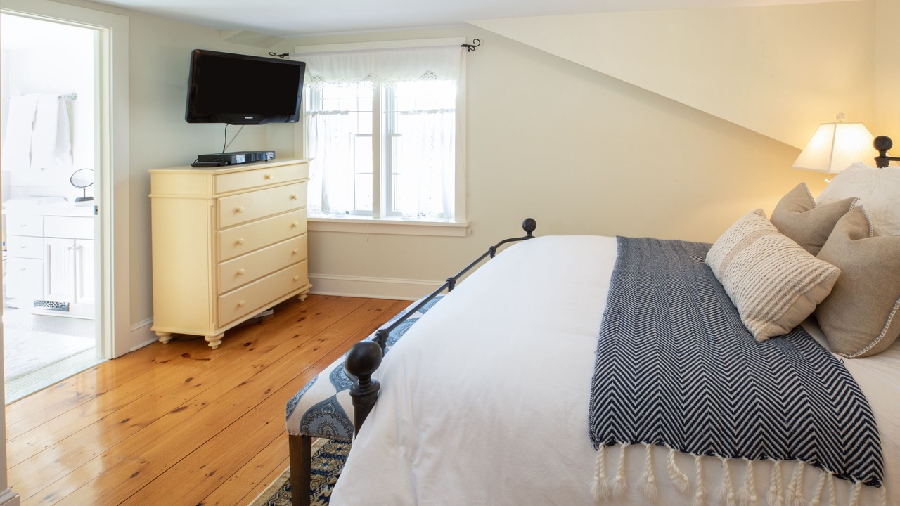 Photo of Bedroom in Skaneateles