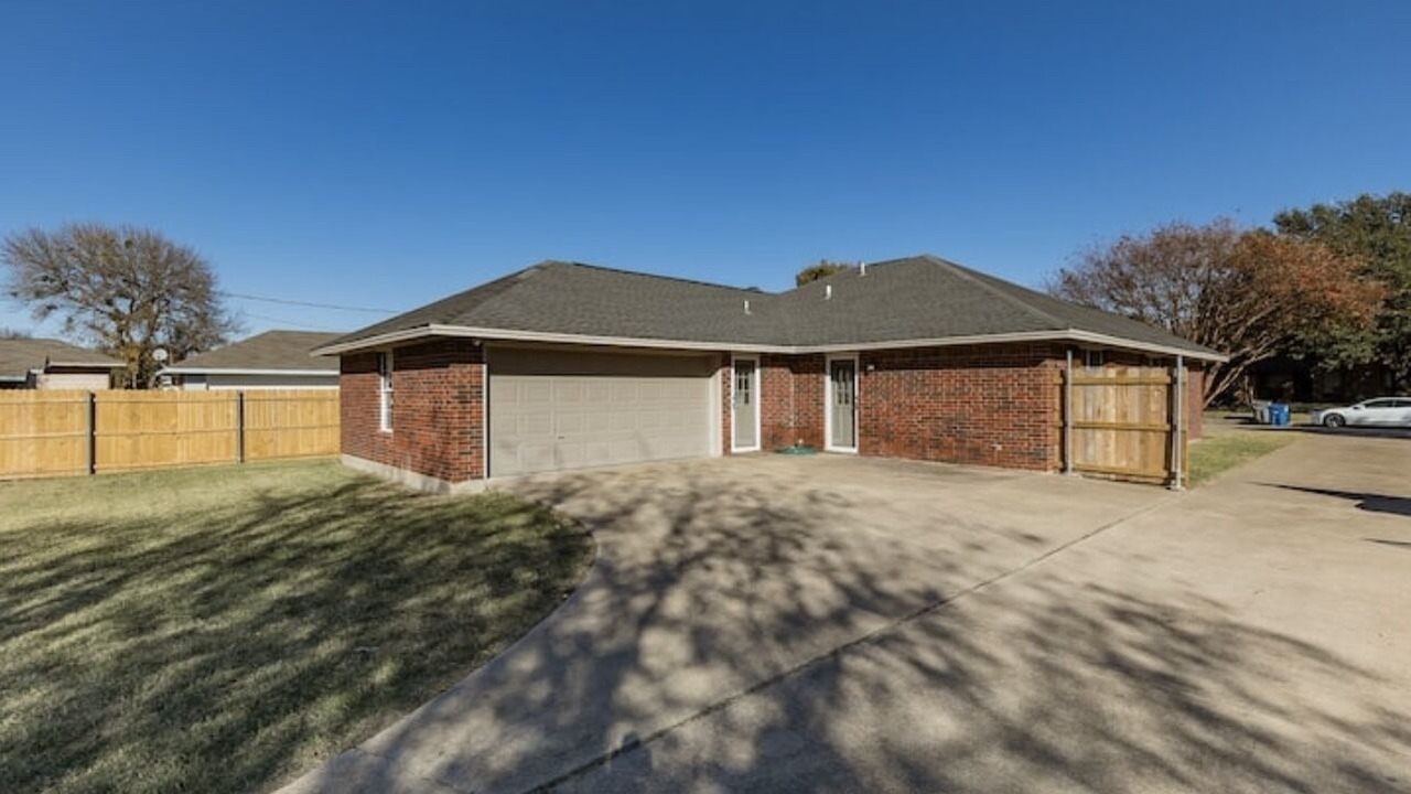 Photo of Outdoor in Red Oak