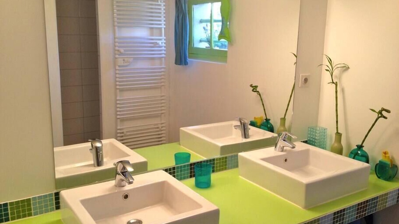 Photo of Bathroom in Incheville
