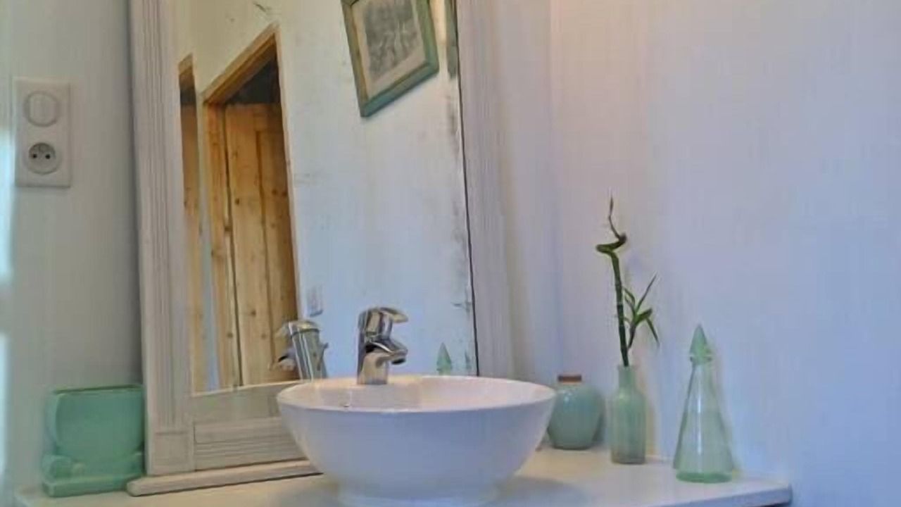 Photo of Bathroom in Incheville