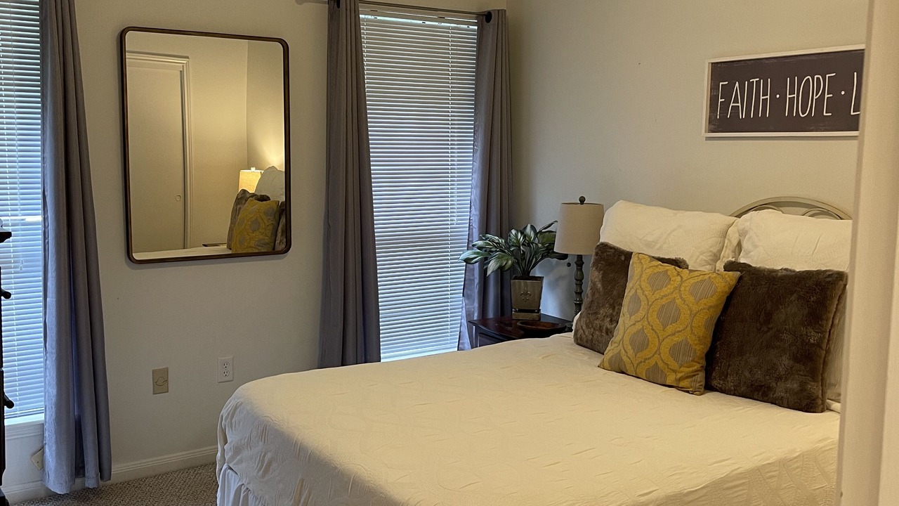 Photo of Bedroom in Mandeville