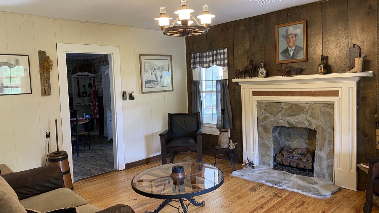 Photo of Livingroom in Galax
